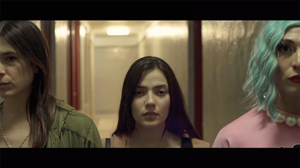 Jennifer Arenas estrena �Legal�, pel�cula que la vio multiplicarse como protagonista y productora